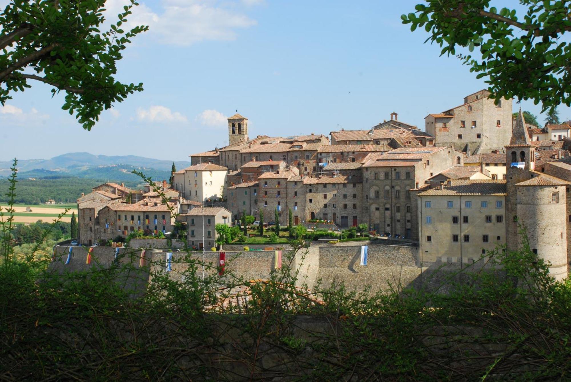 Gasthaus Agriturismo Il Sasso Anghiari Exterior foto