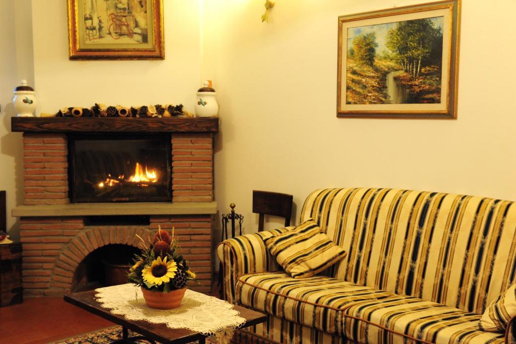 Gasthaus Agriturismo Il Sasso Anghiari Zimmer foto