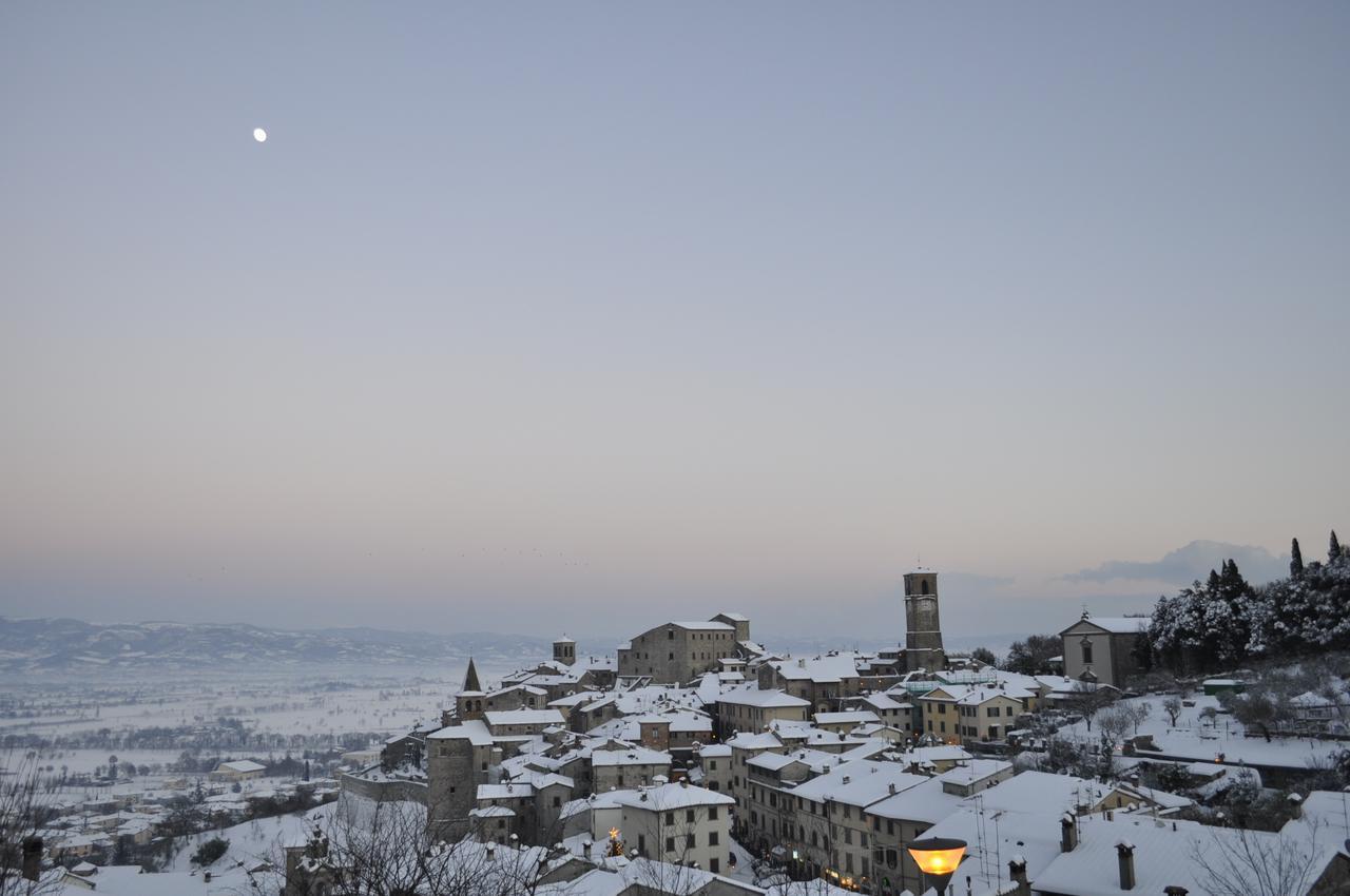 Gasthaus Agriturismo Il Sasso Anghiari Exterior foto